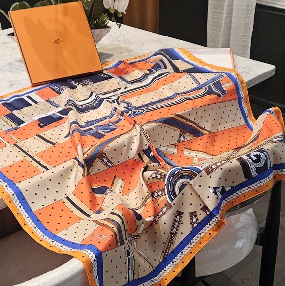 Hermès Silk La Berline Bayadere 90 Scarf - Picture 6 of 14